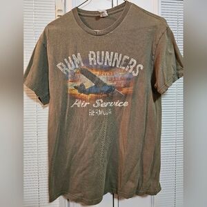 Y2K Delta “Rum Runners Air Service Bermuda” Graphic Tee – Men’s Army Green